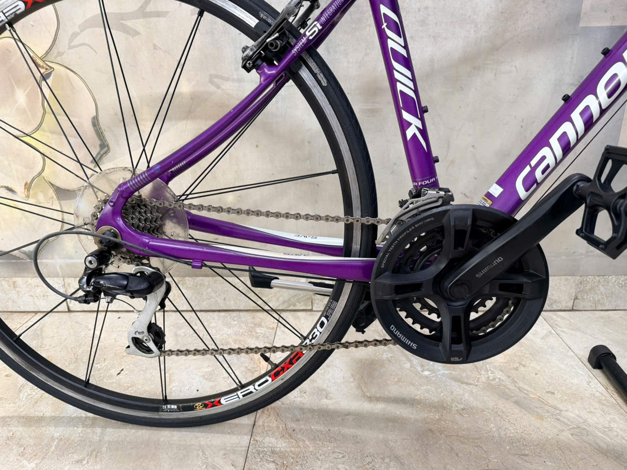 Xe đạp CANNONDALE càng CACBON Xe đạp CANNONDALE càng CACBON