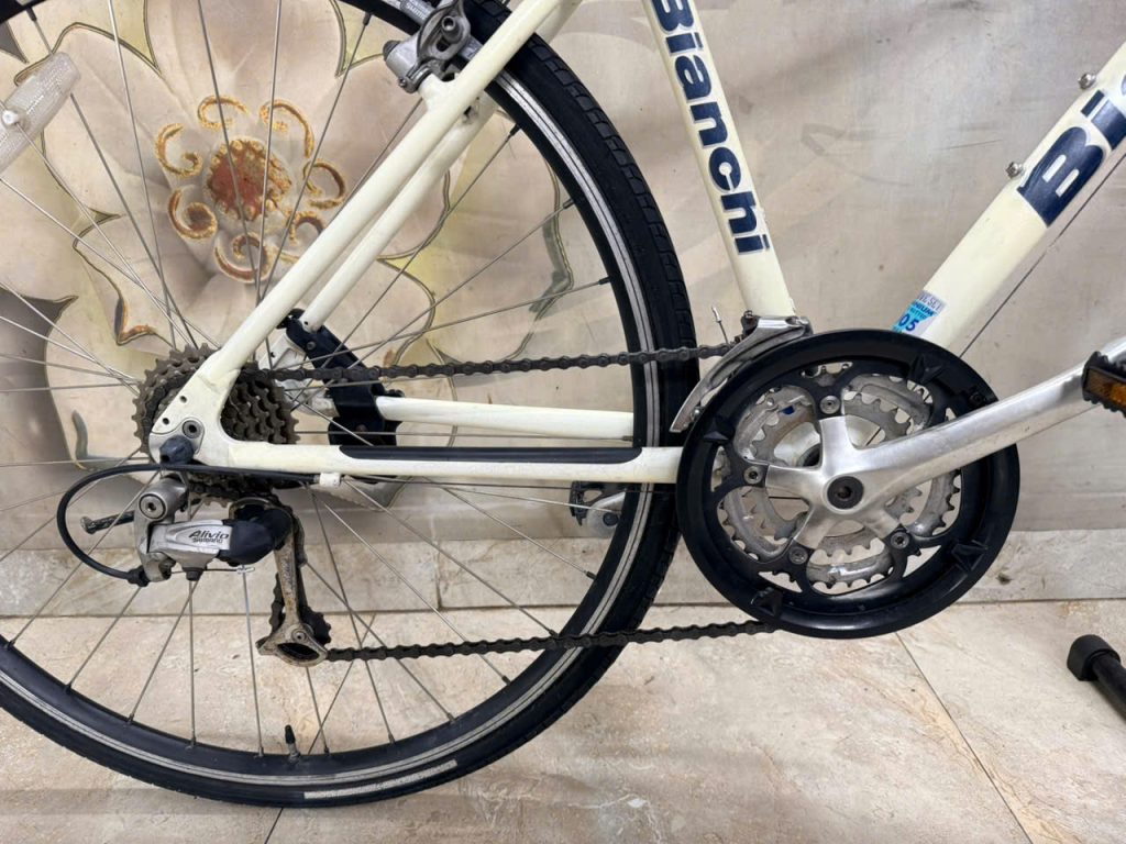 Xe đạp Bianchi Nhật bãi khung nhôm Xe đạp Bianchi Nhật bãi khung nhôm