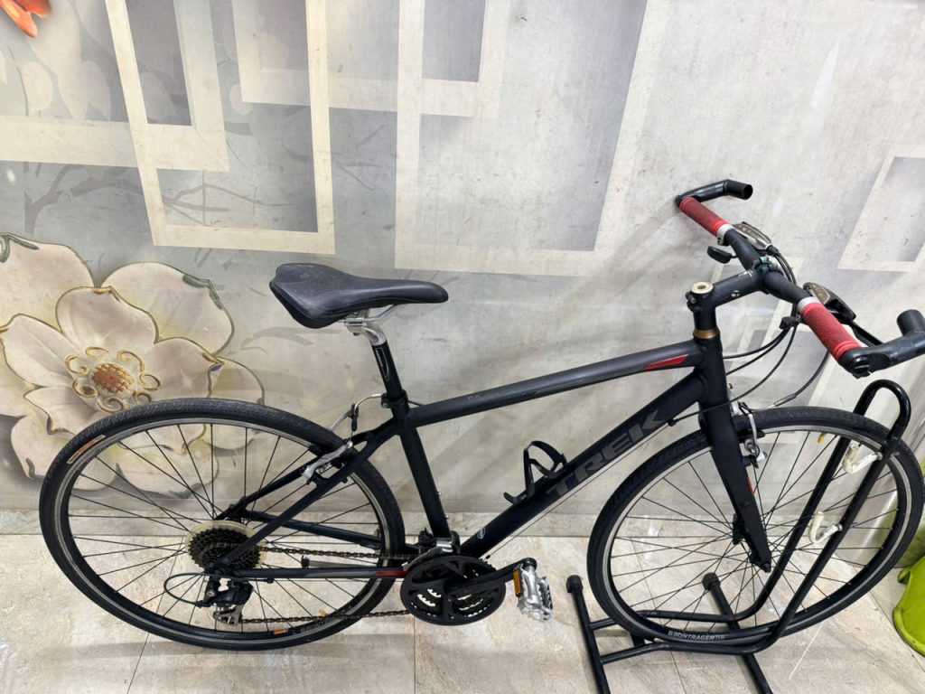 Xe đạp TREK càng cacbon Nhật bãi Xe đạp TREK càng cacbon Nhật bãi