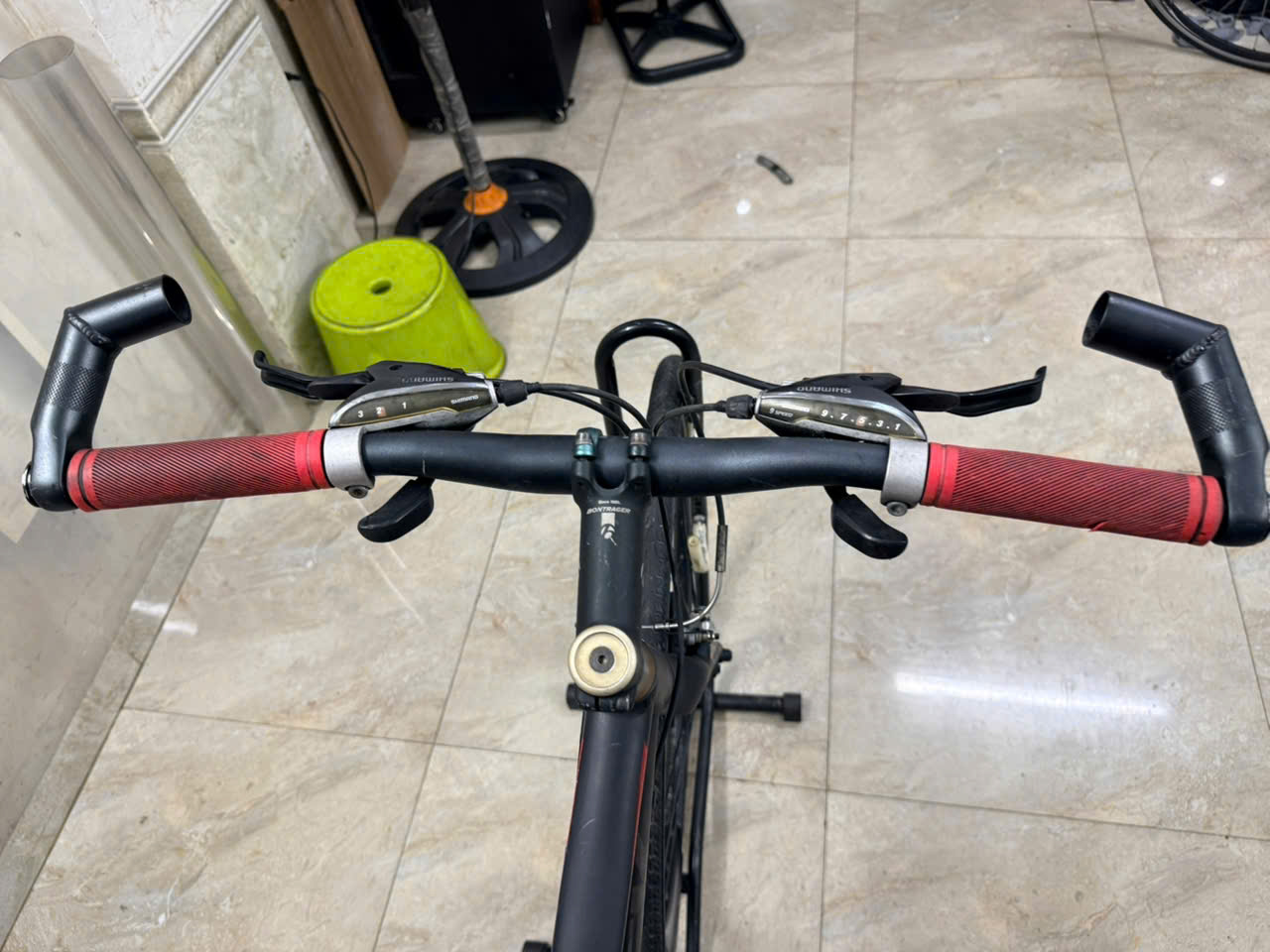 Xe đạp TREK càng cacbon Nhật bãi Xe đạp TREK càng cacbon Nhật bãi