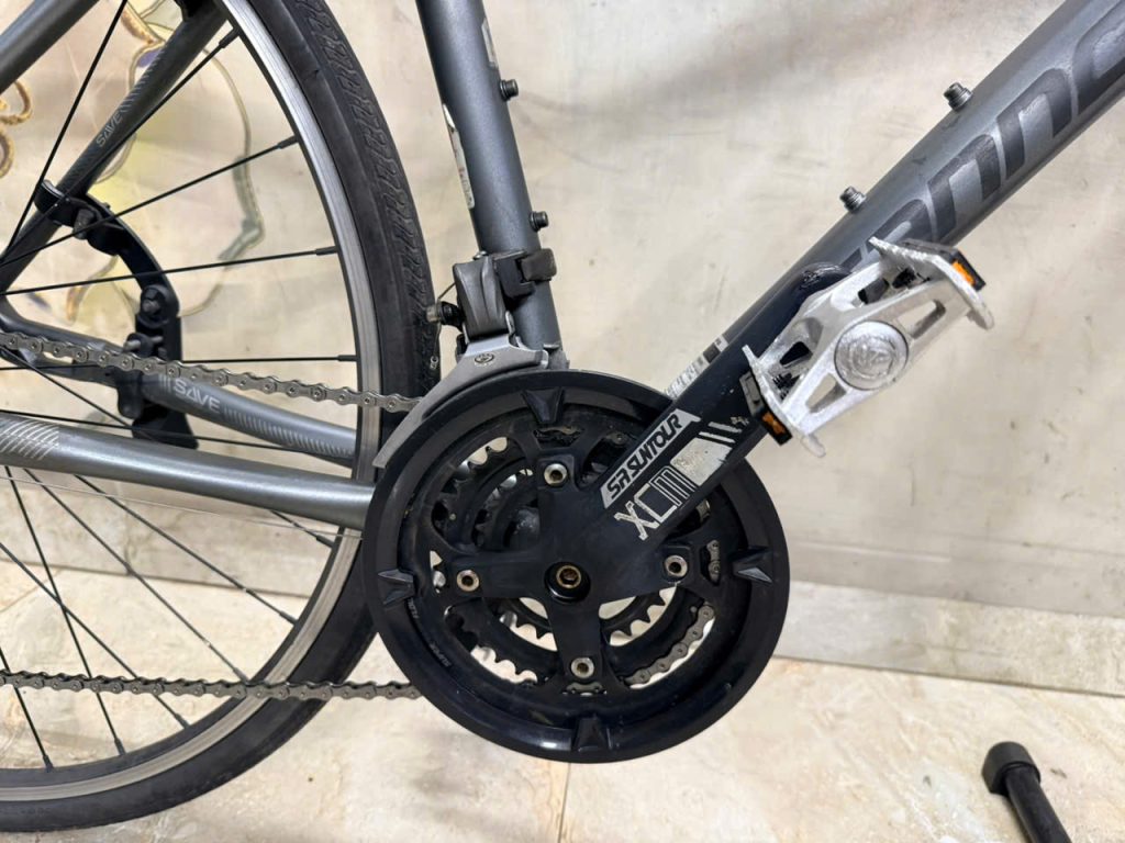 Xe Nhật bãi Cannondale càng cacbon Xe Nhật bãi Cannondale càng cacbon