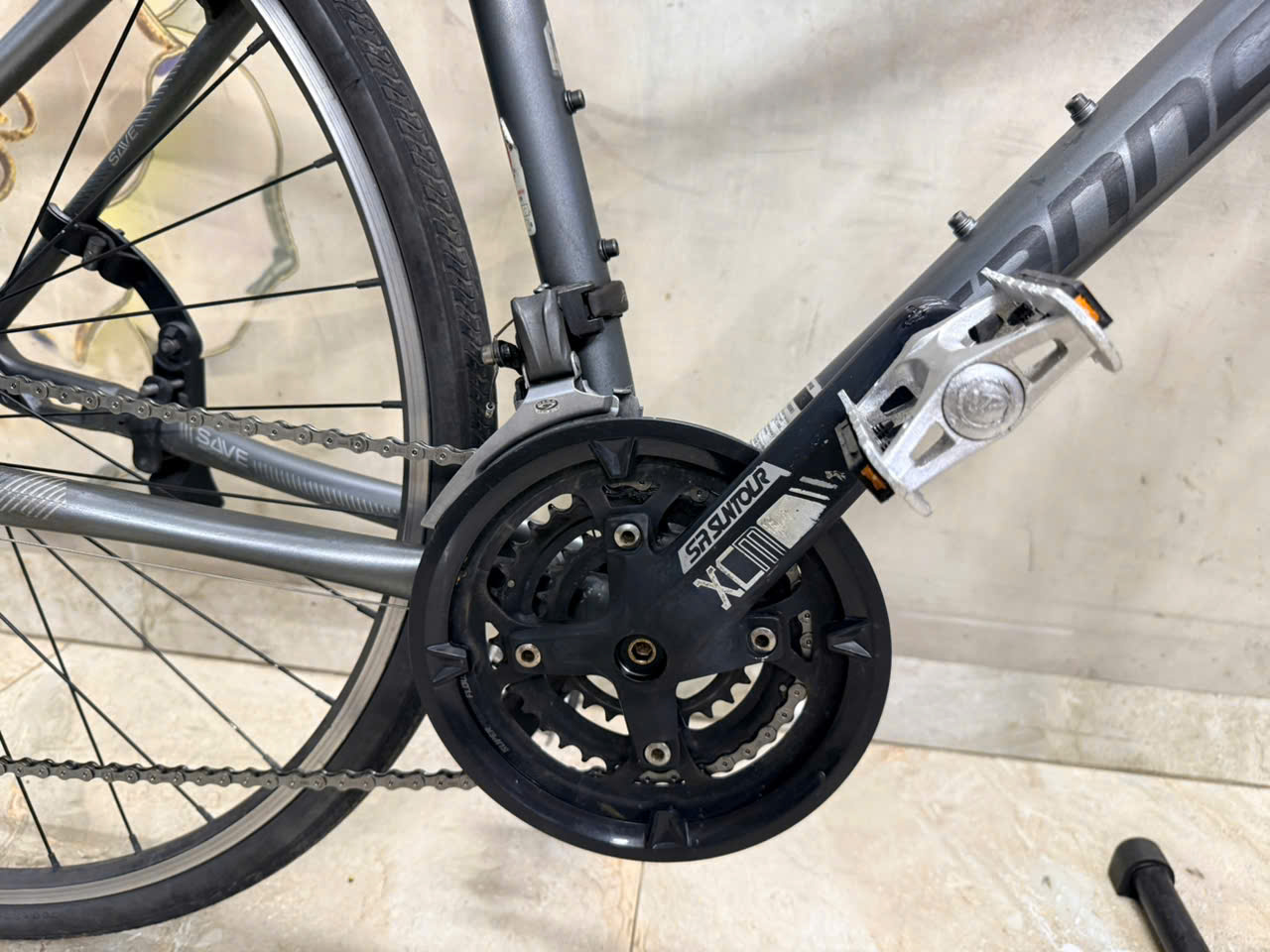 Xe Nhật bãi Cannondale càng cacbon Xe Nhật bãi Cannondale càng cacbon