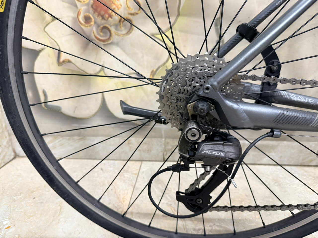 Xe Nhật bãi Cannondale càng cacbon Xe Nhật bãi Cannondale càng cacbon