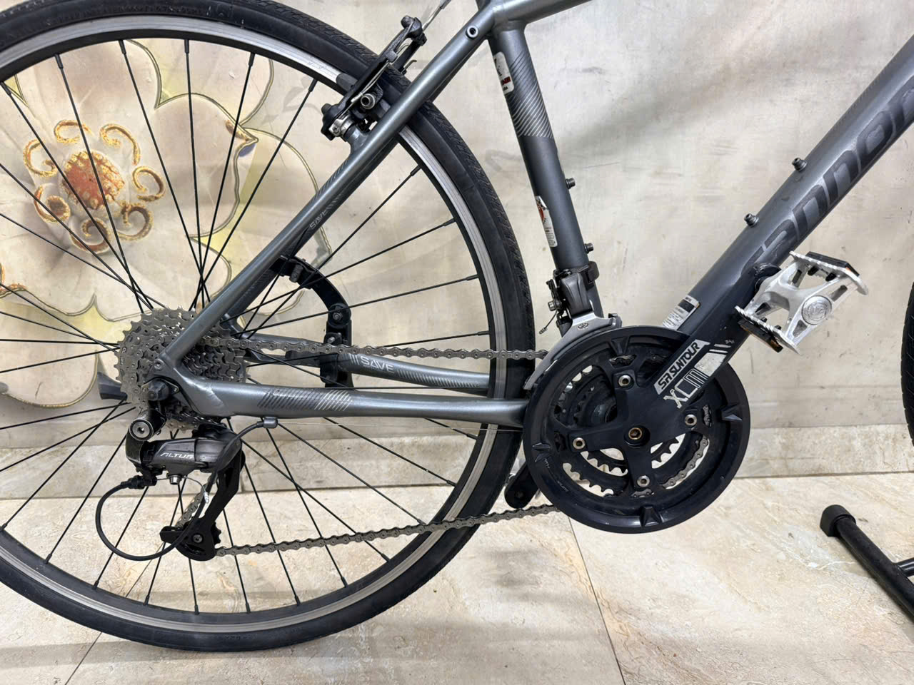 Xe Nhật bãi Cannondale càng cacbon Xe Nhật bãi Cannondale càng cacbon