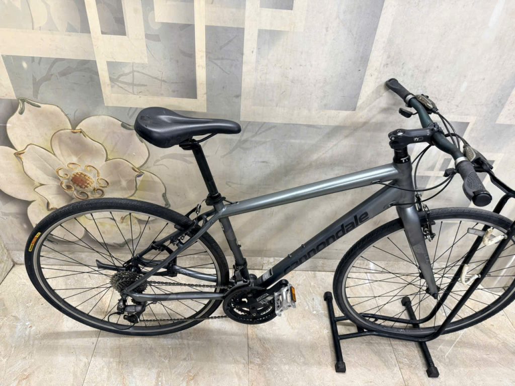 Xe Nhật bãi Cannondale càng cacbon Xe Nhật bãi Cannondale càng cacbon