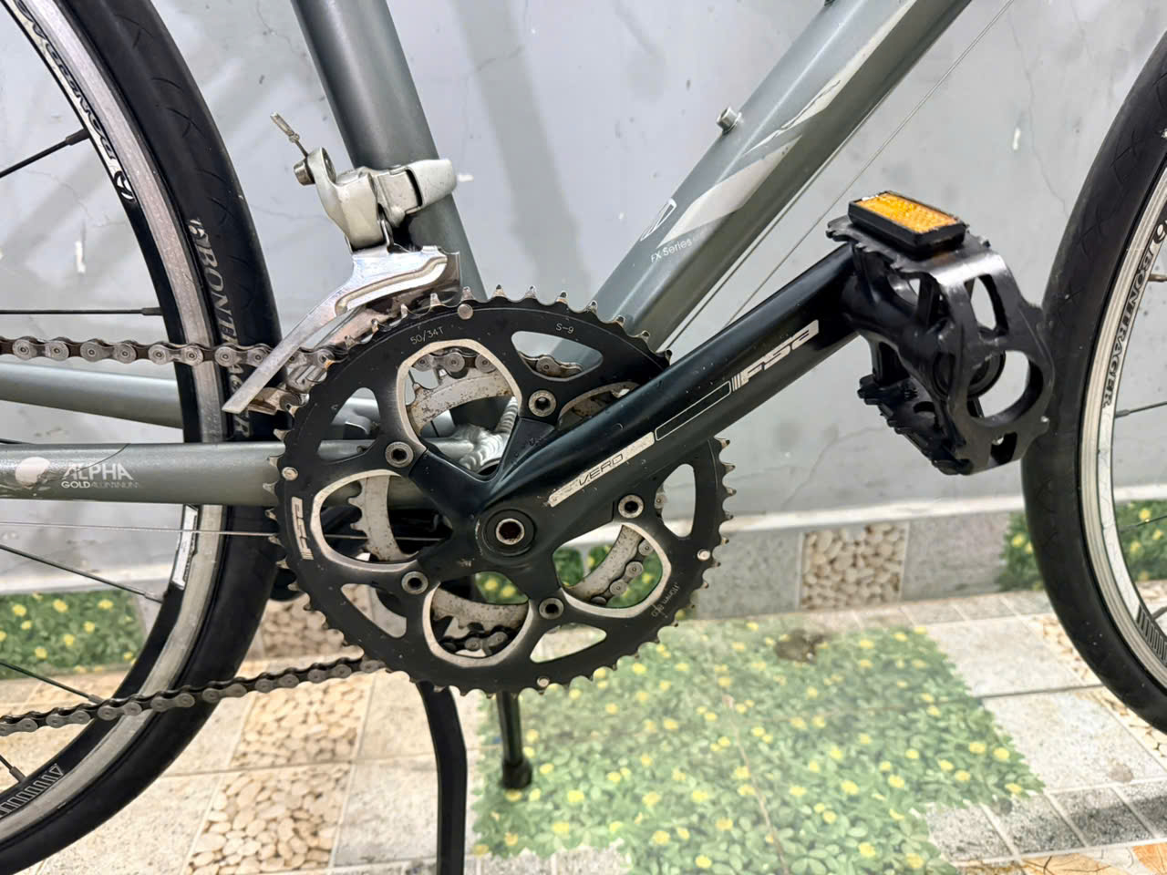 Xe đạp TREK càng cacbon Nhật bãi Xe đạp TREK càng cacbon Nhật bãi