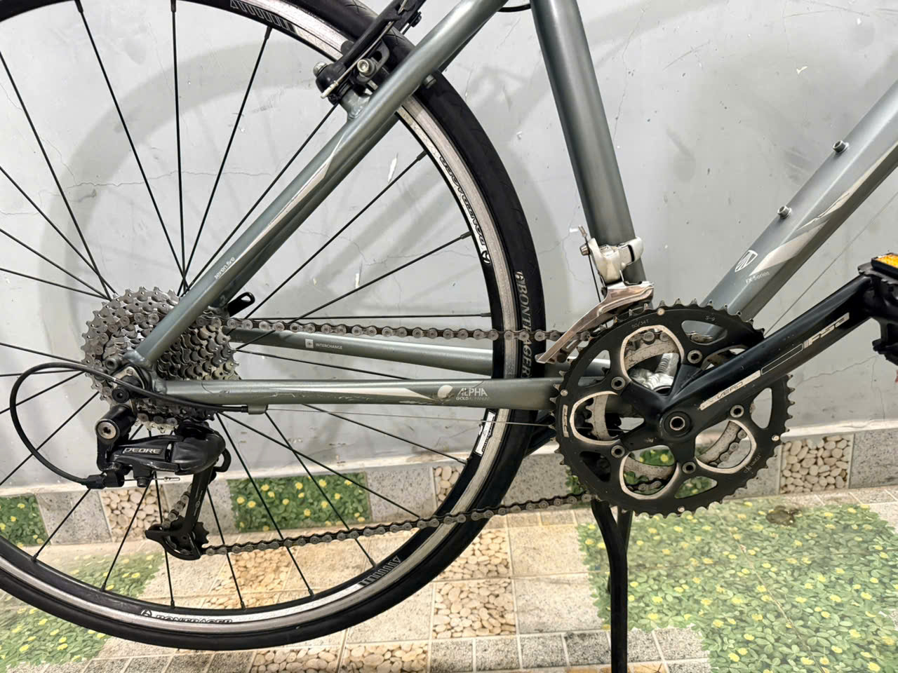 Xe đạp TREK càng cacbon Nhật bãi Xe đạp TREK càng cacbon Nhật bãi