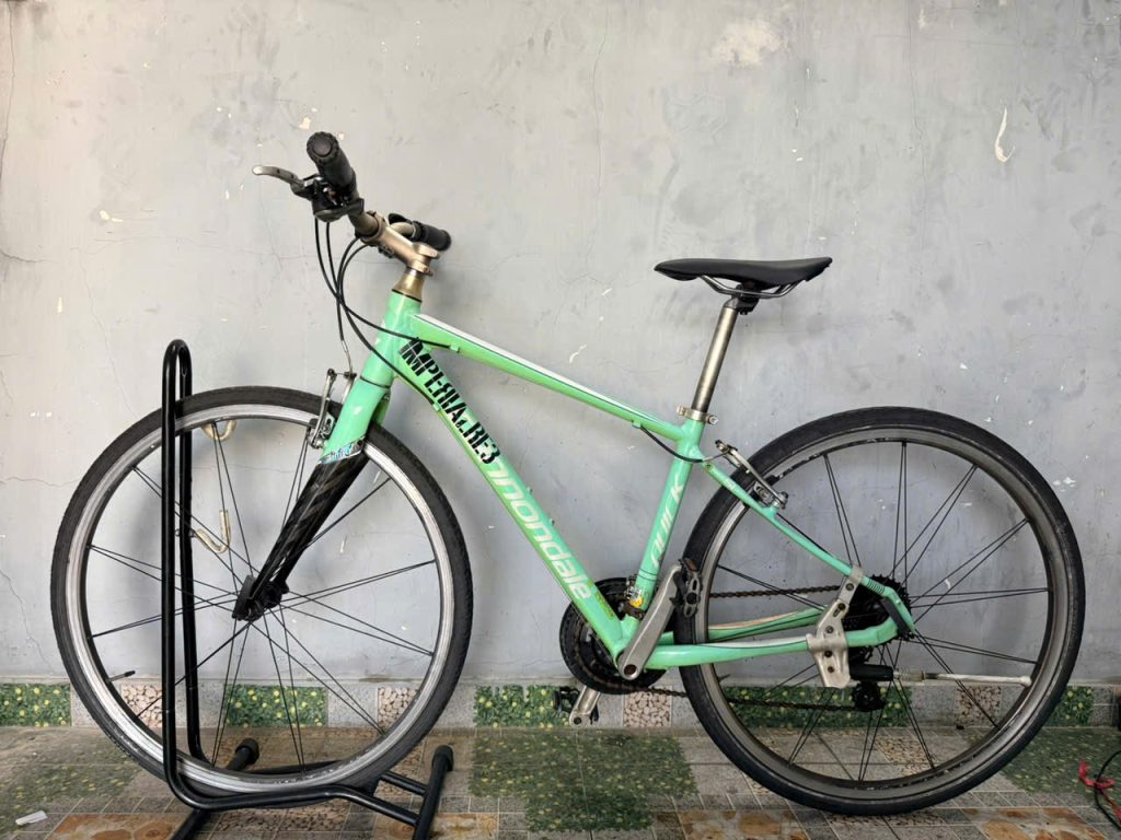 Xe đạp nhật bãi Cannondale càng cacbon Xe đạp nhật bãi Cannondale càng cacbon