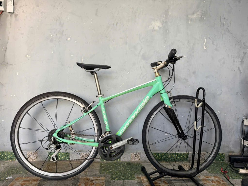 Xe đạp nhật bãi Cannondale càng cacbon Xe đạp nhật bãi Cannondale càng cacbon