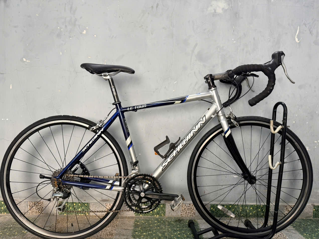 Xe đạp nhật bãi Schwinn càng cacbon Xe đạp nhật bãi Schwinn càng cacbon