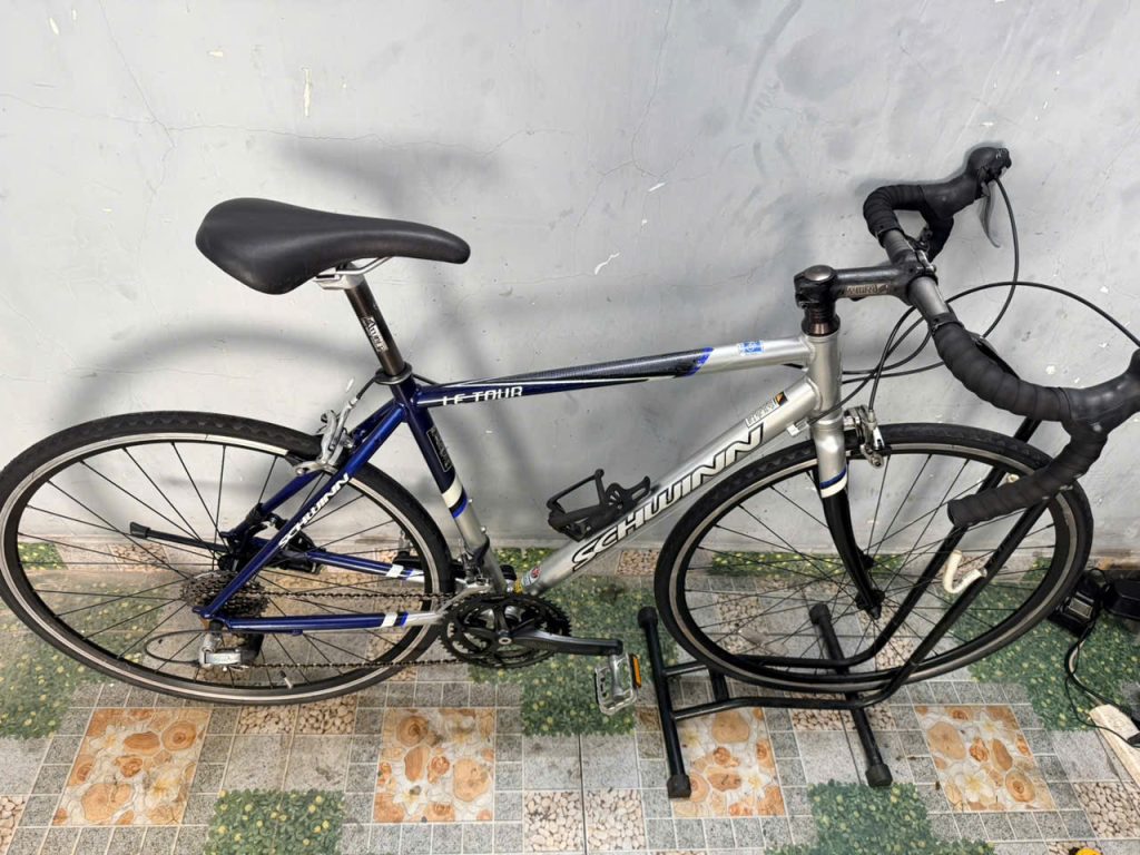 Xe đạp nhật bãi Schwinn càng cacbon Xe đạp nhật bãi Schwinn càng cacbon