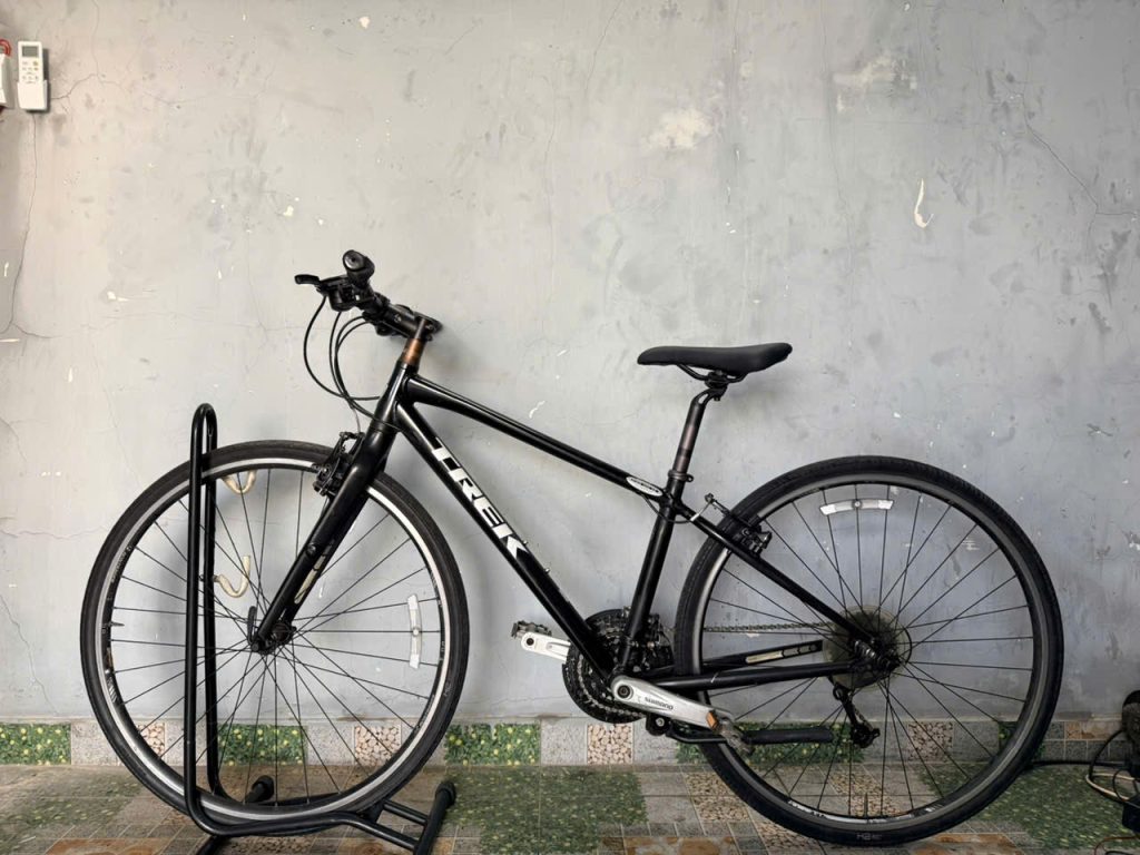 Xe đạp Trek càng cacbon dây âm sườn Xe đạp Trek càng cacbon dây âm sườn