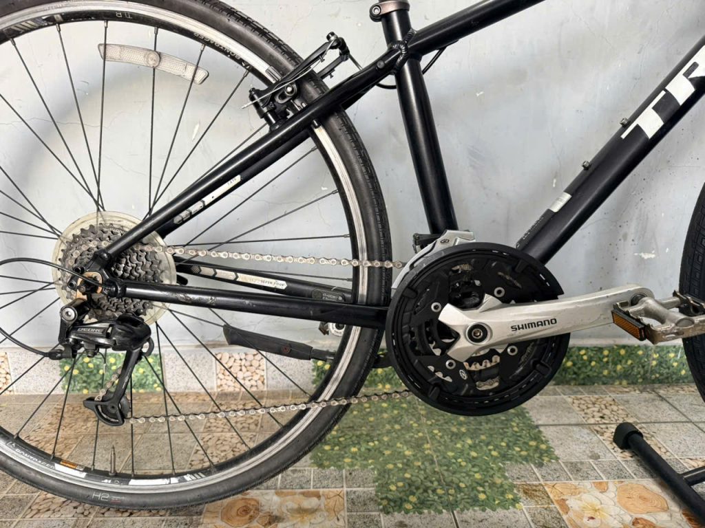 Xe đạp Trek càng cacbon dây âm sườn Xe đạp Trek càng cacbon dây âm sườn