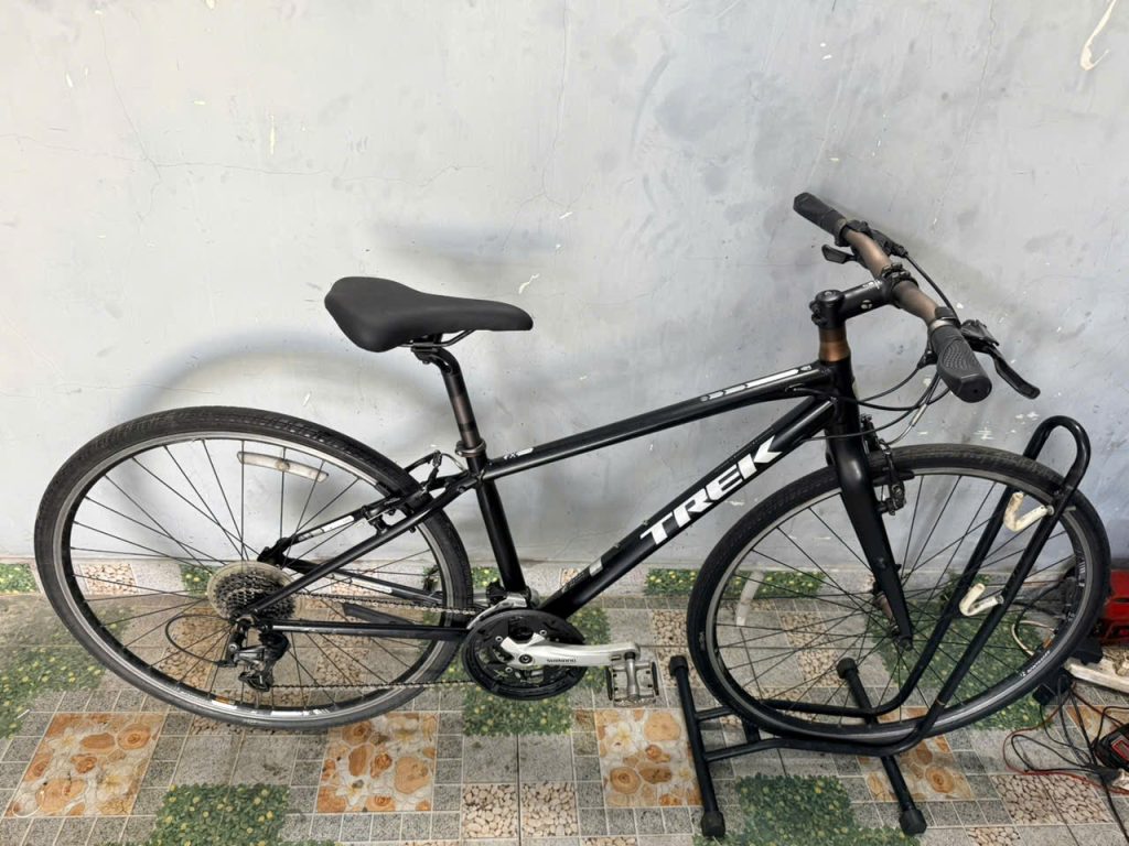 Xe đạp Trek càng cacbon dây âm sườn Xe đạp Trek càng cacbon dây âm sườn