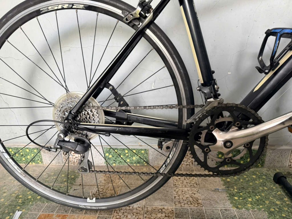 Xe đạp nhật bãi Giant DEFY càng cacbon Xe đạp nhật bãi Giant DEFY càng cacbon