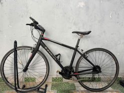 Xe đạp trek 7.3 FX càng các bon