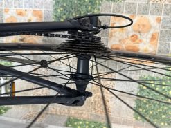 Xe đạp trek 7.3 FX càng các bon