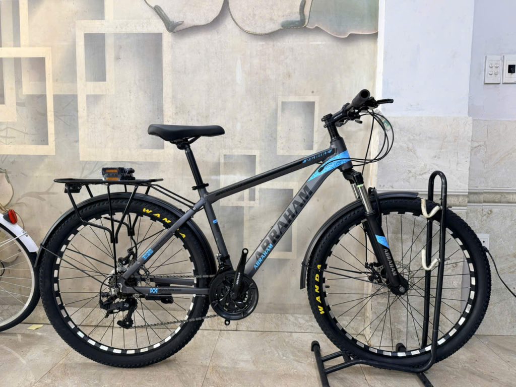 Xe đạp mới Abraham leo núi