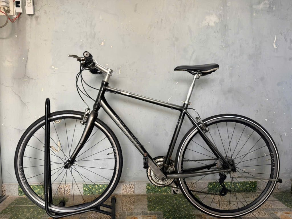 Xe đạp nhật bãi Giant r3 màu xám