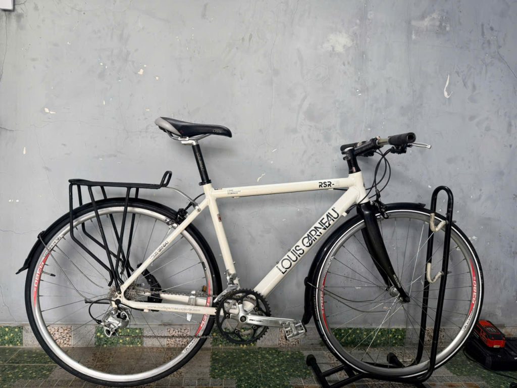 Xe đạp nhật bãi Louis càng carbon