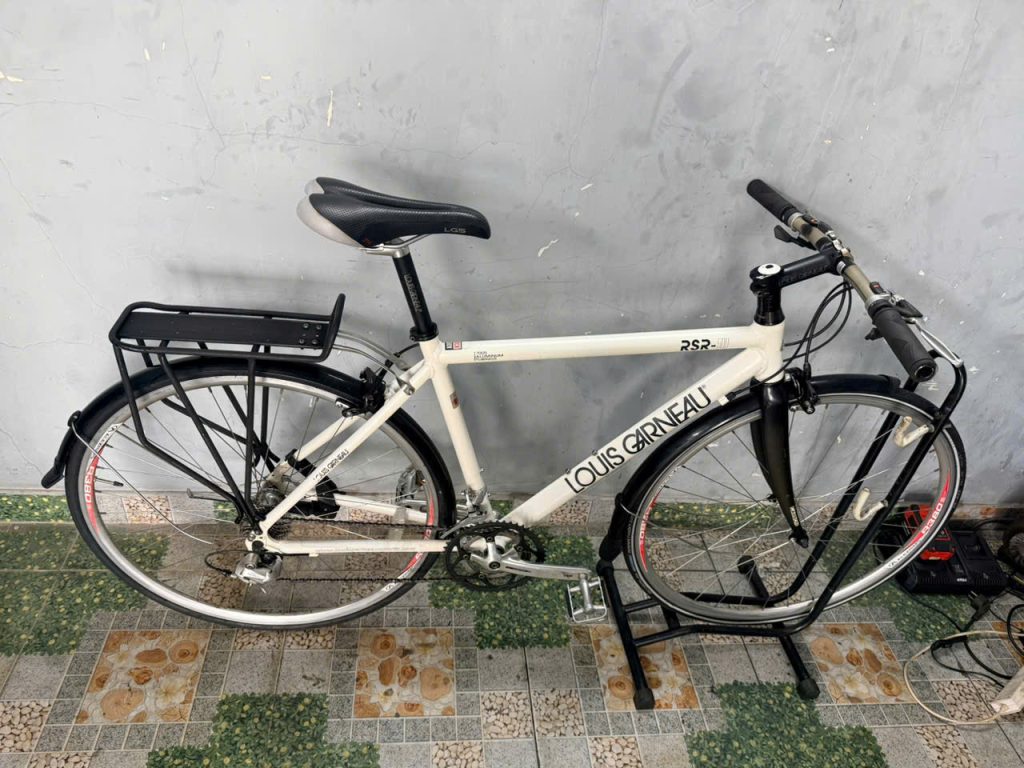 Xe đạp nhật bãi Louis càng carbon