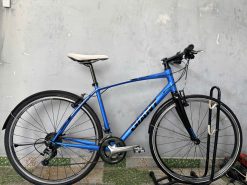 Xe đạp Giant càng carbon trục rỗng