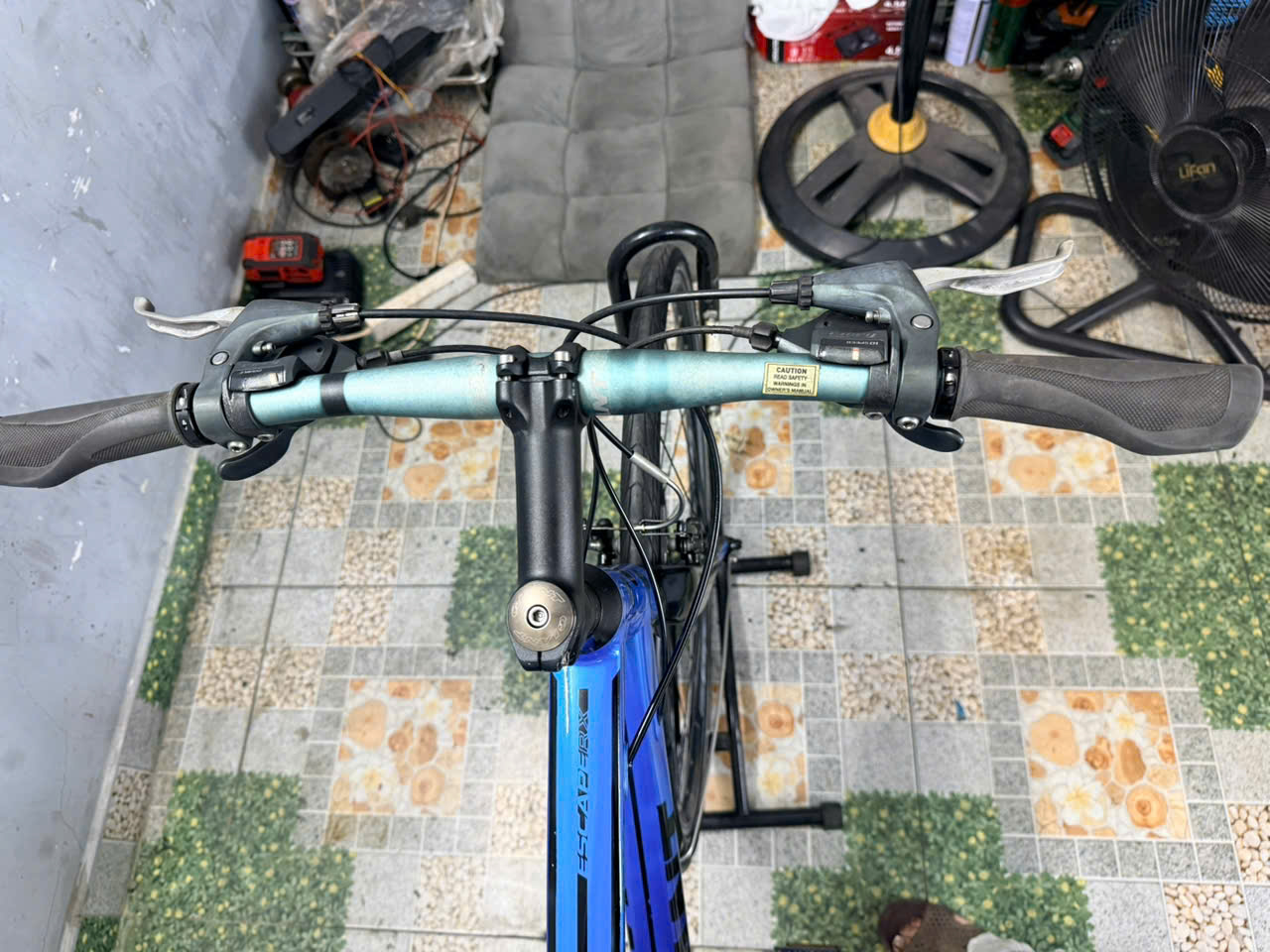 Xe đạp Giant càng carbon trục rỗng Xe đạp Giant càng carbon trục rỗng