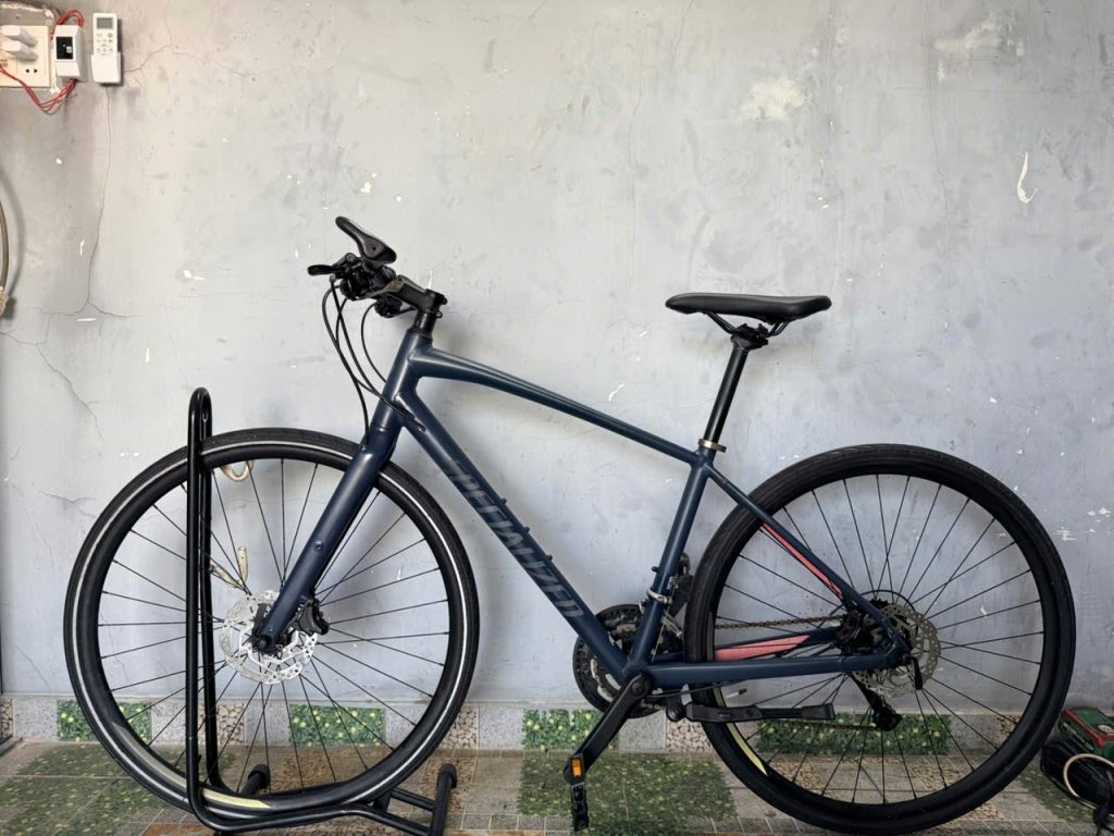 Xe đạp Specialized trục rỗng phanh dầu