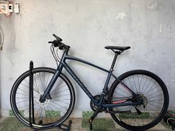 Xe đạp Specialized trục rỗng phanh dầu