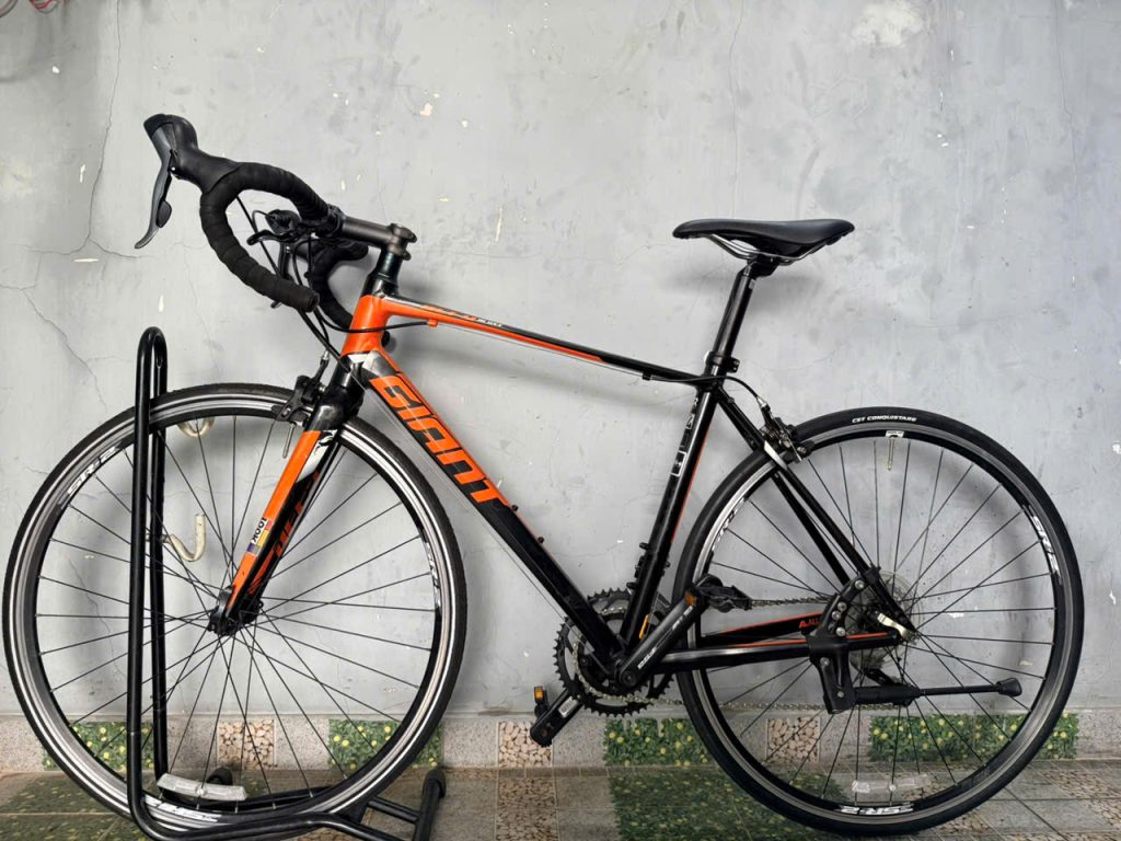 Xe đạp nhật bãi Giant Defy càng carbon