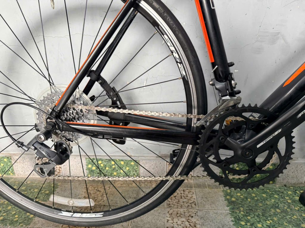 Xe đạp nhật bãi Giant Defy càng carbon