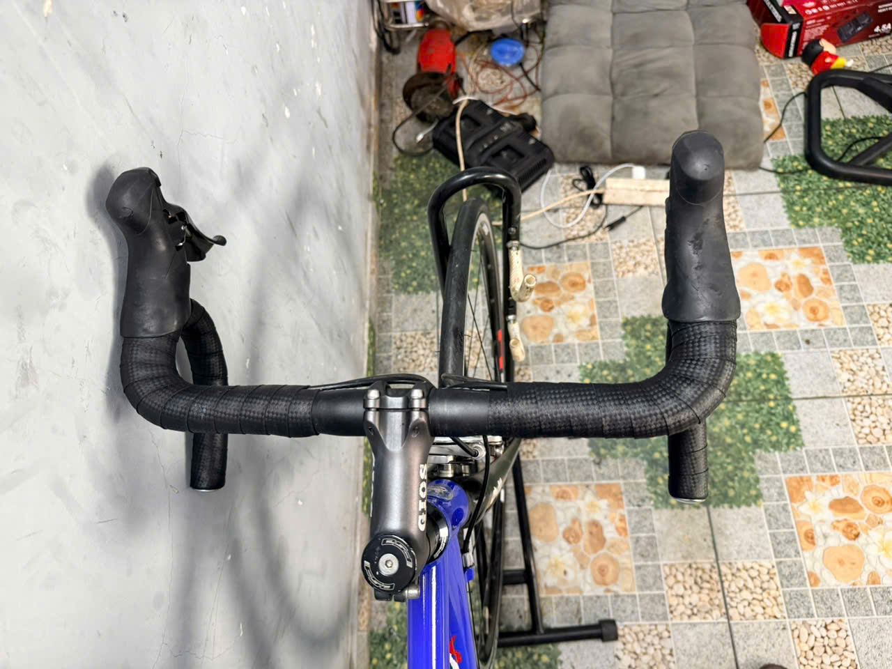 Xe đạp Gios trục rỗng càng carbon Xe đạp Gios trục rỗng càng carbon