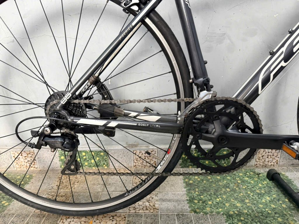 Xe đạp Felt càng carbon nhật bãi Xe đạp Felt càng carbon nhật bãi