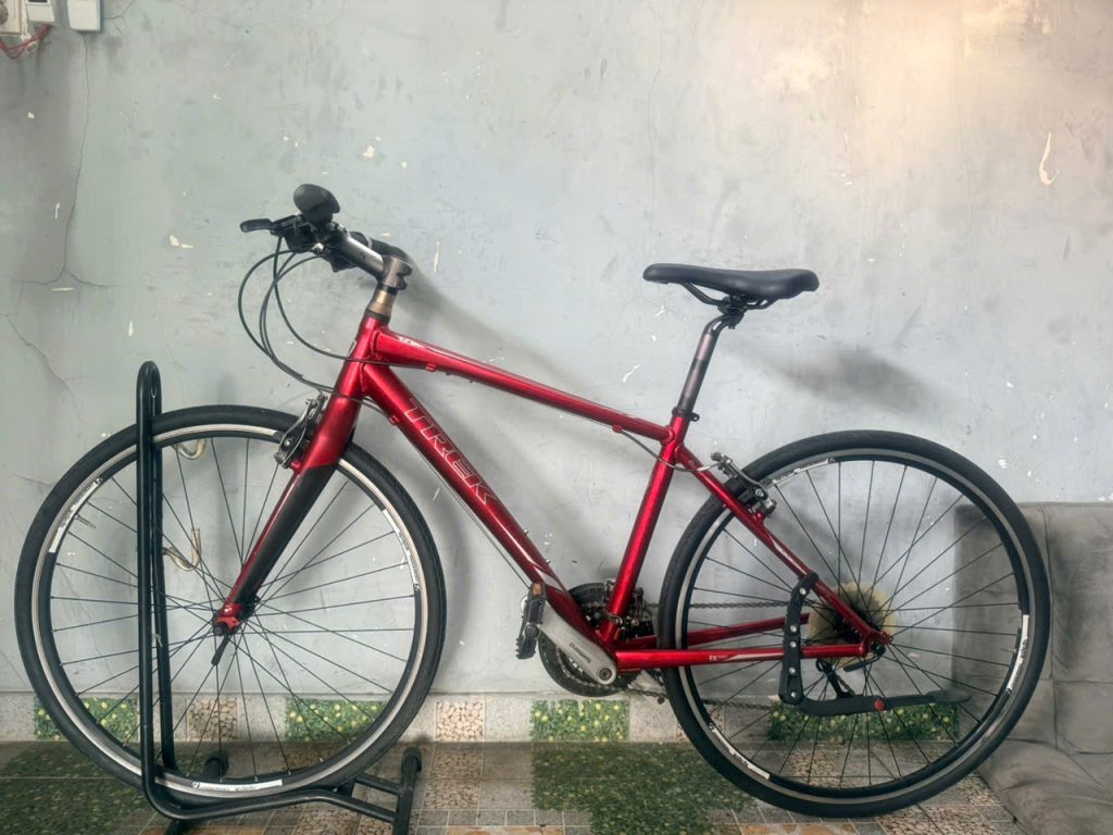 Xe đạp TREK 7.4 càng carbon