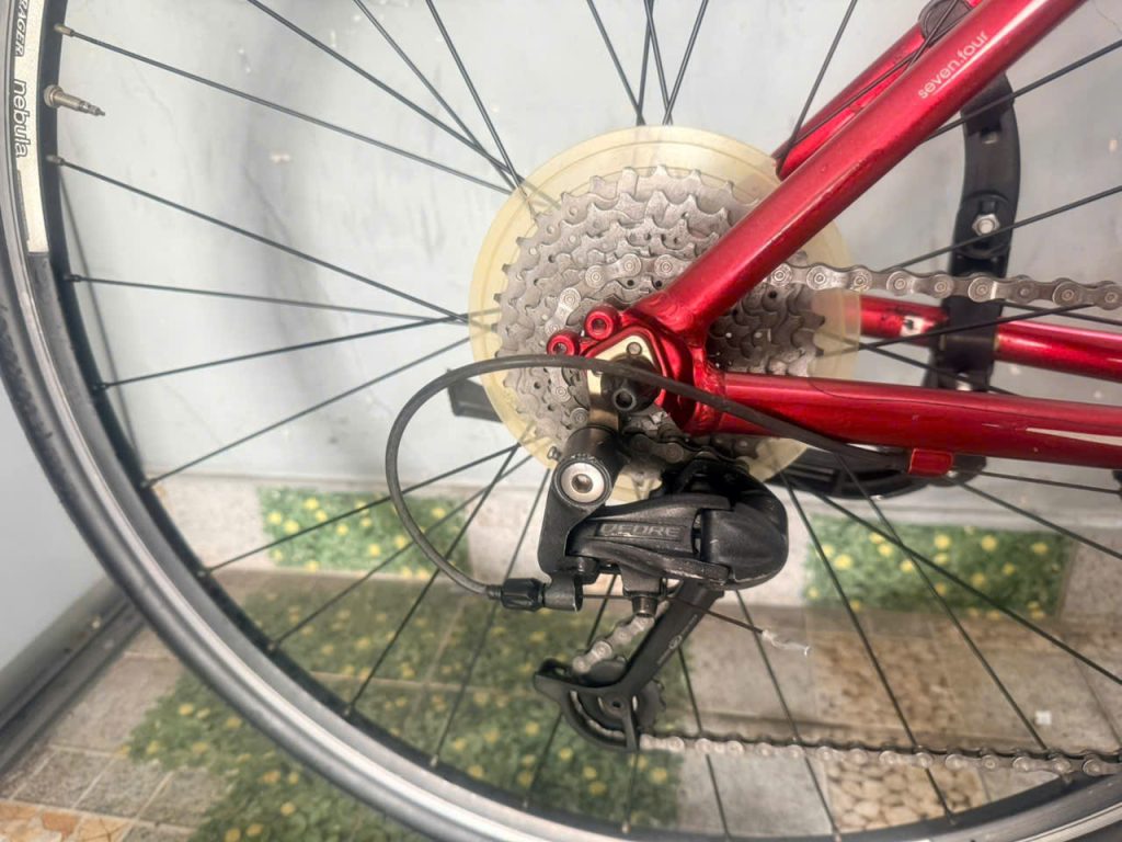 Xe đạp TREK 7.4 càng carbon