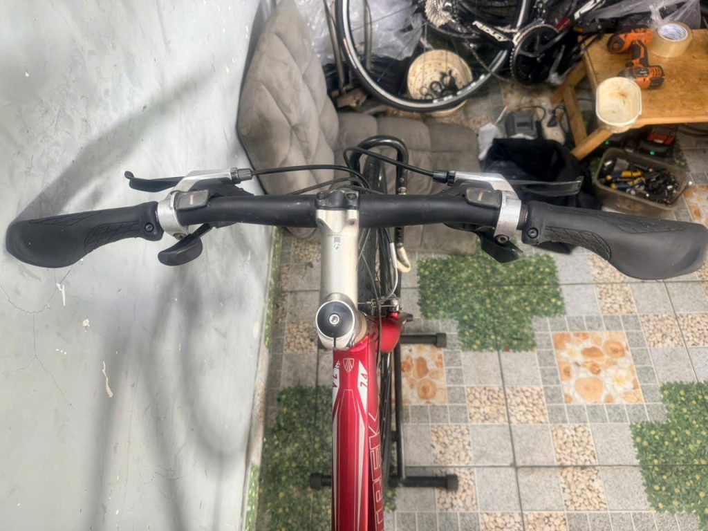 Xe đạp TREK 7.4 càng carbon
