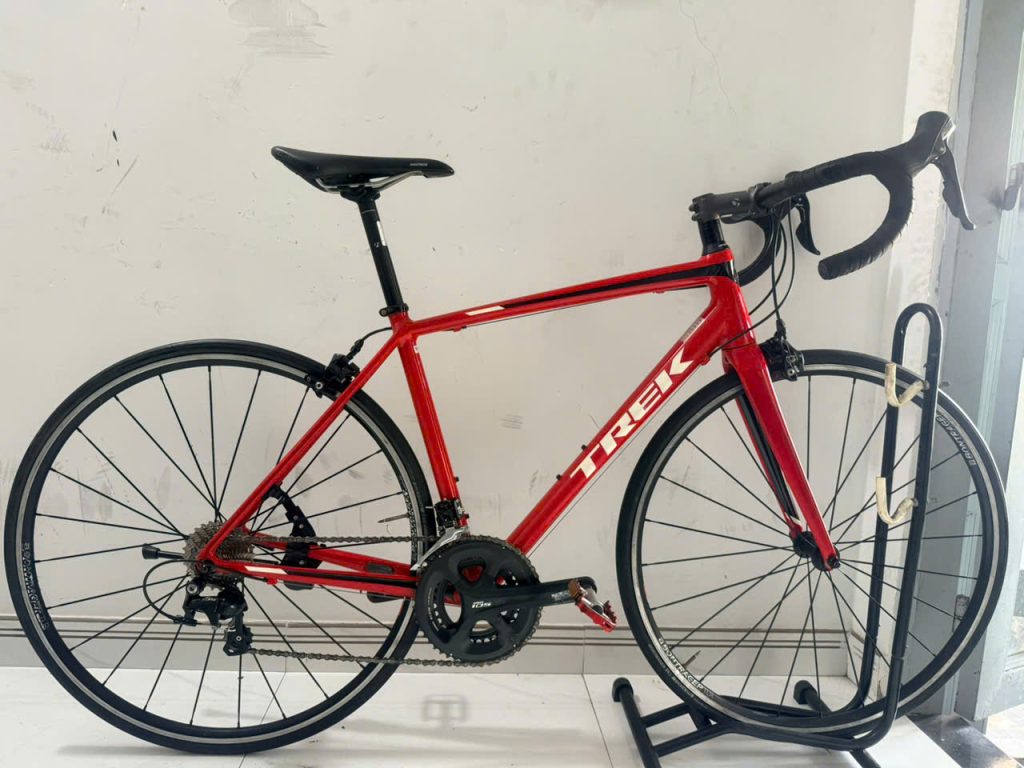 Xe đạp Trek phun Group 105