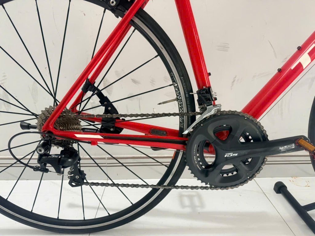 Xe đạp Trek phun Group 105