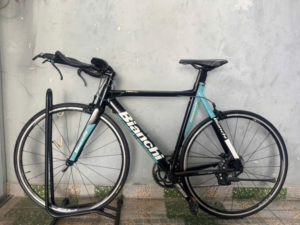 Xe đạp Bianchi Group 105 trục rỗng