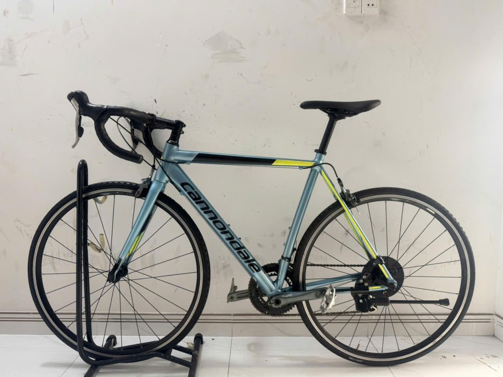 Xe đạp CANNONDALE tay đua trục rỗng