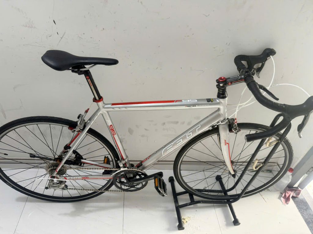 Xe đạp nhật bãi FELT Group Tiagra