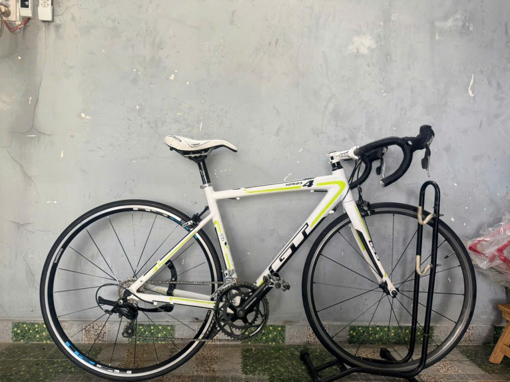 Xe đạp nhật bãi GT càng carbon