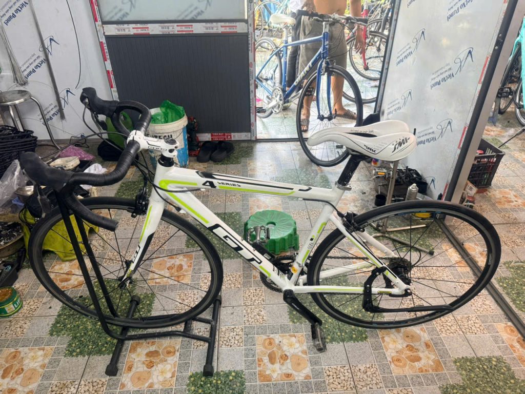 Xe đạp nhật bãi GT càng carbon