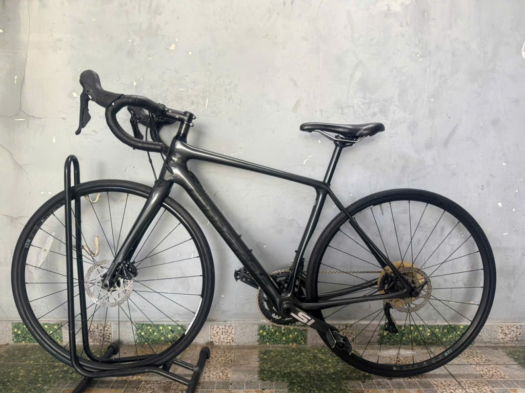 Xe đạp Carbon Specialized phanh dầu 