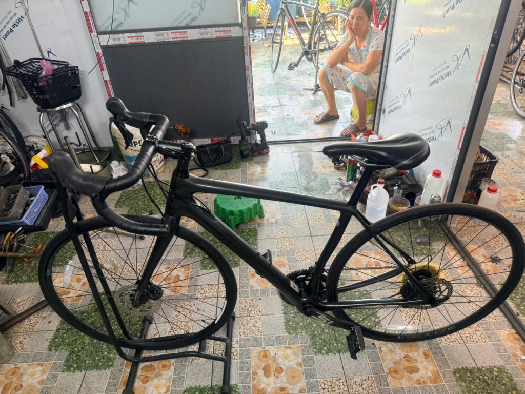 Xe đạp Carbon Specialized phanh dầu 