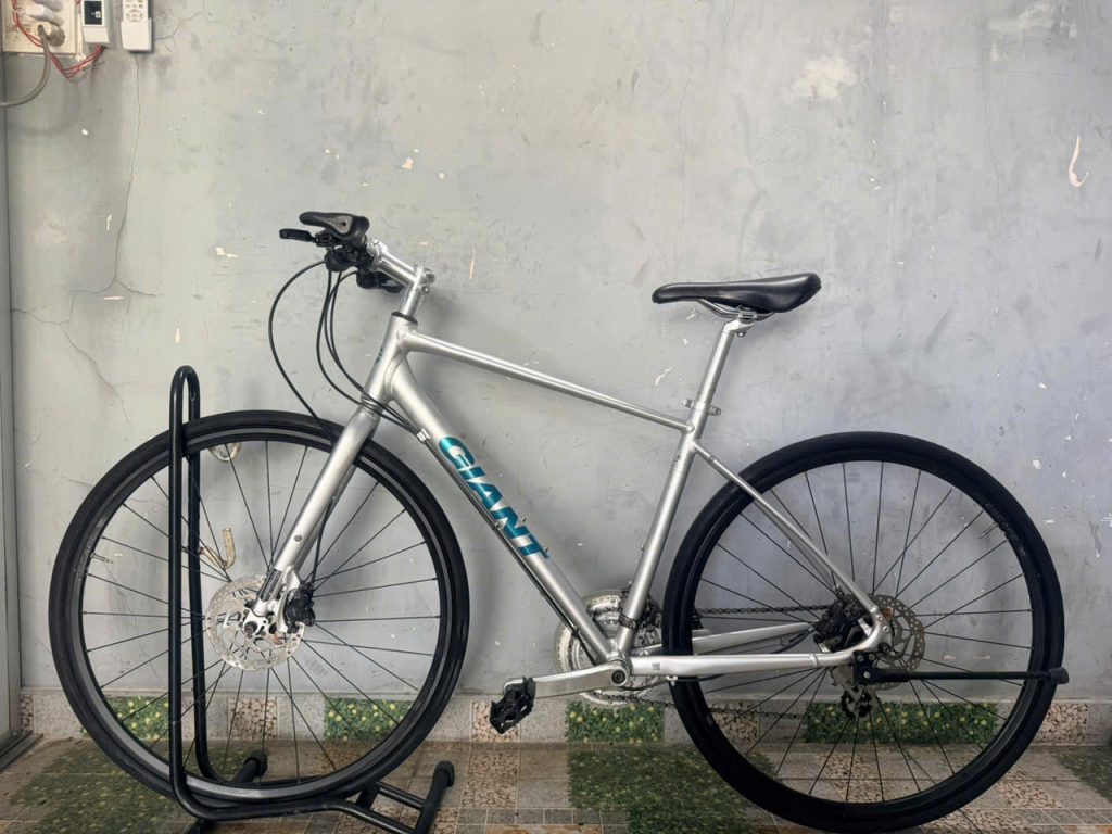 Xe đạp Giant Escape phanh đĩa dầu