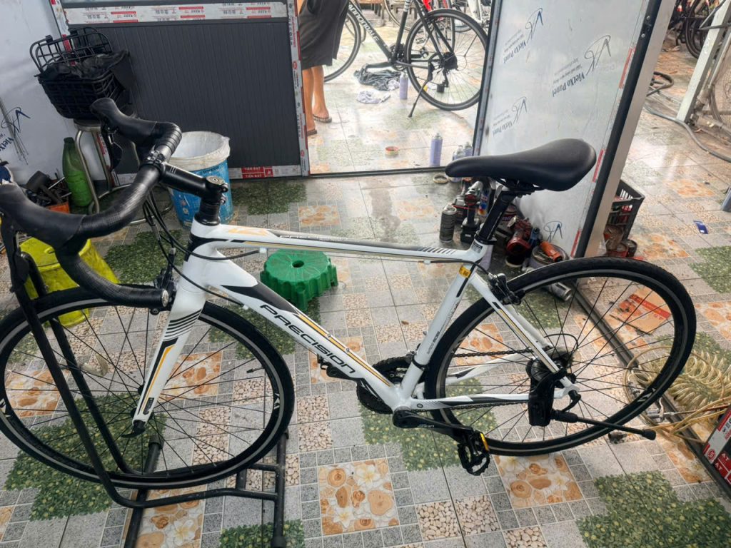 Xe đạp nhật bãi Precision càng carbon