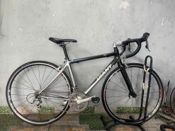 Xe đạp nhật bãi Giant khung carbon