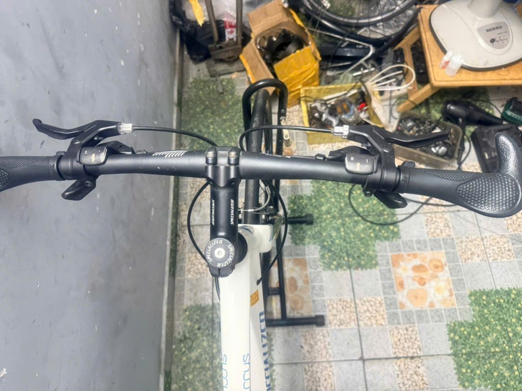 Xe đạp Specialized nhật bãi dây âm sườn